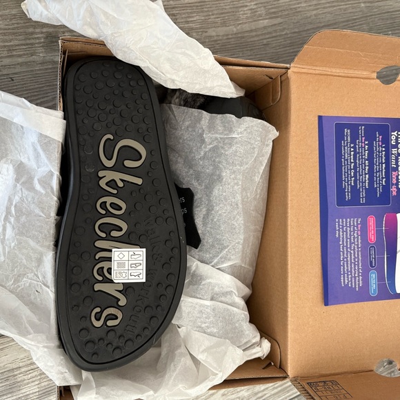 NWT Skechers tone ups - Picture 5 of 6